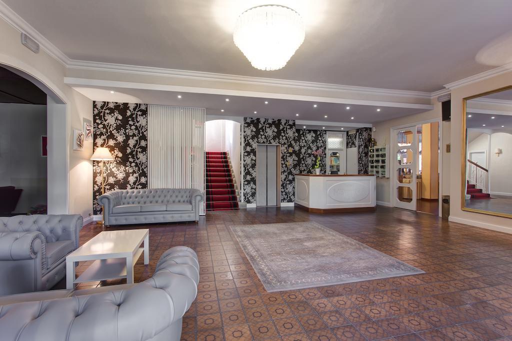 Hotel Meeting Чезенатико Экстерьер фото